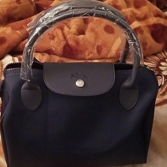 Longchamp Handbags - NWOT Beautiful Longchamp Bag